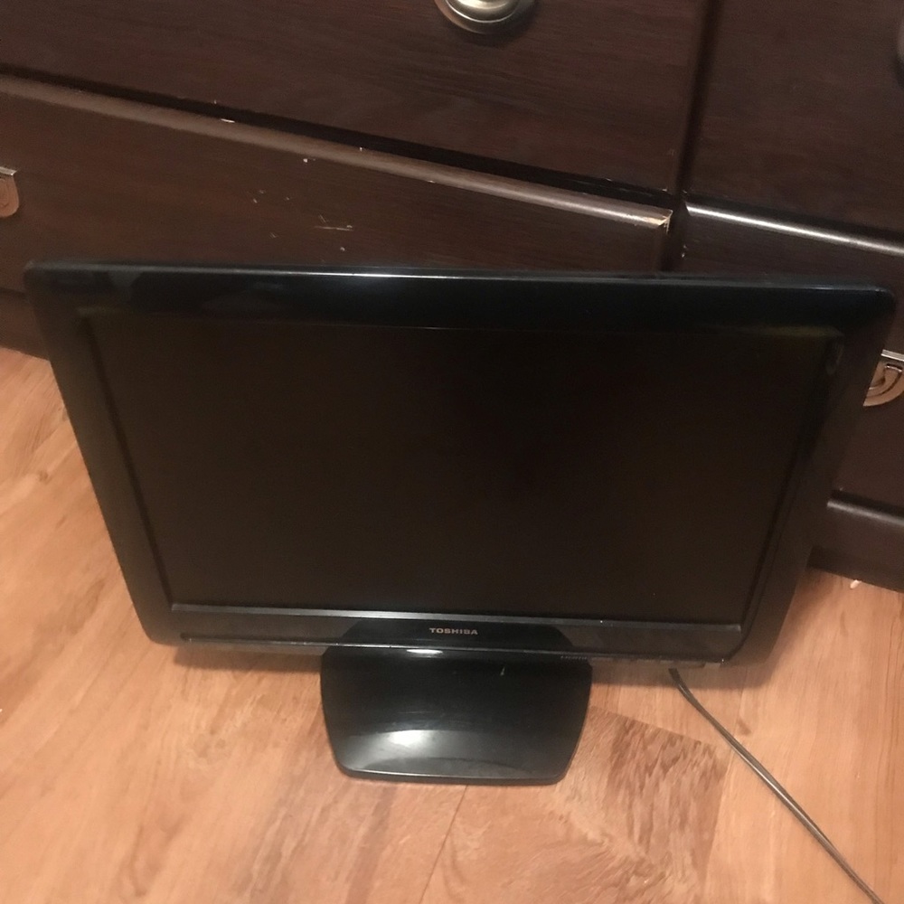 TV/DVD Player - Picture 2 of 3